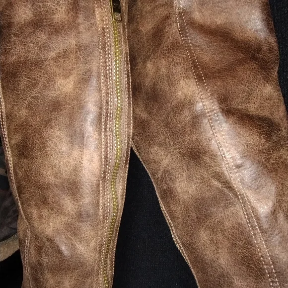 Kohl's brown leather boots. - Picture 7 of 10